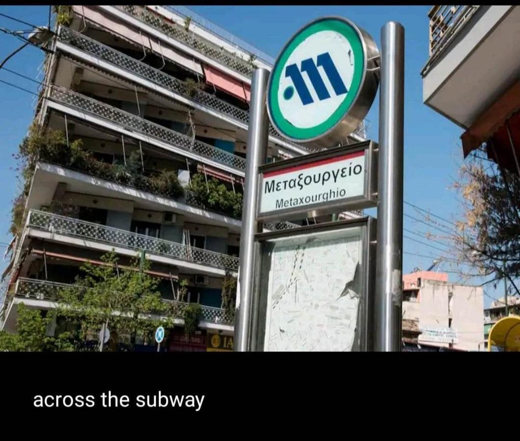 Apartamento Athenshub - Across Metro Station Exterior foto